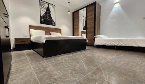 Classic One-Bedroom Apartment with King Bed
