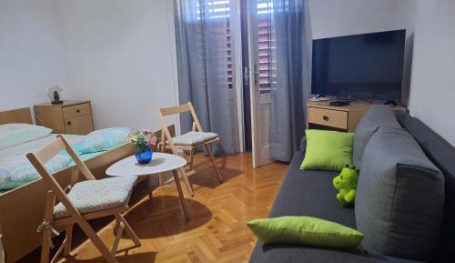 One-Bedroom Apartment with Balcony