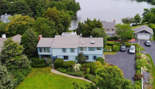 Four bedroom holiday home 