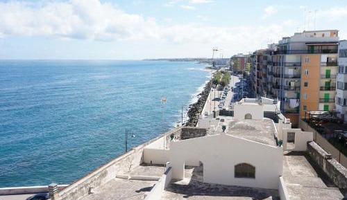 Deluxe Double Room with Balcony and Sea View