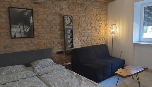 King Studio with Sofa Bed