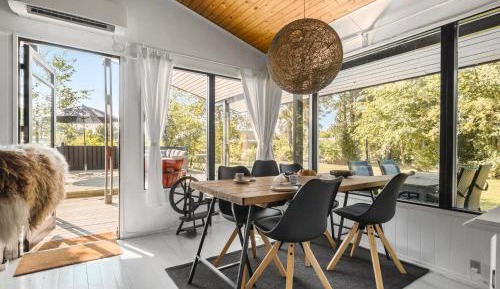Three-Bedroom Holiday Home 