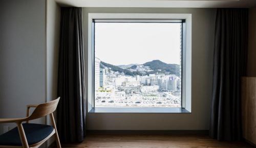 South Gate Corner Double (High Floor 20F, 21F)