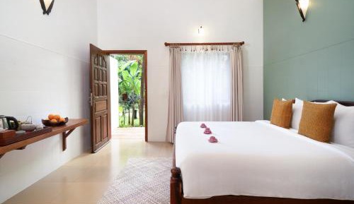 Double Room with Balcony | Includes Afternoon Tea & Tree Planting