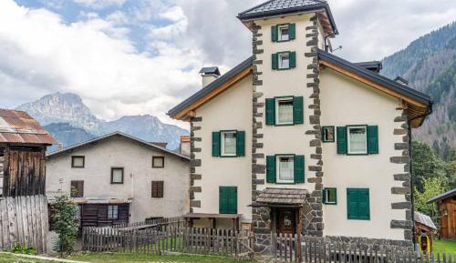 Four-Bedroom Holiday Home