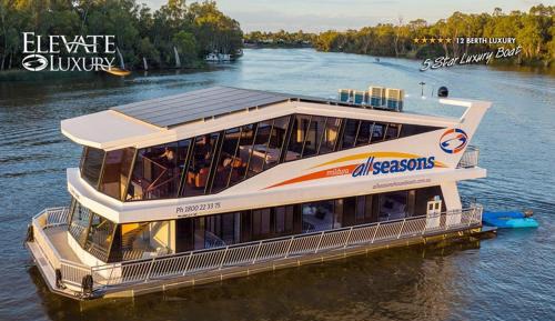 Six-Bedroom Houseboat - Elevate Luxury