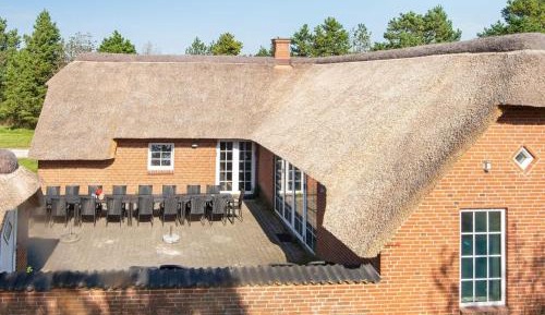 Seven-Bedroom Holiday Home