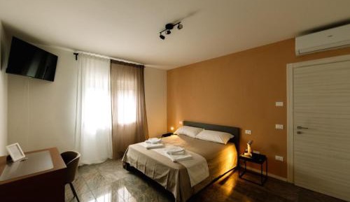 Double Room with Private External Bathroom
