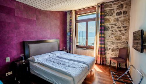 Superior room with view of the Alps and Leman