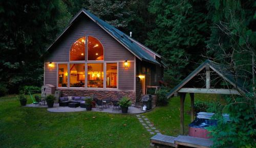 Three-Bedroom Holiday Home 
