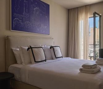 Acropolis Cozy Room with Balcony