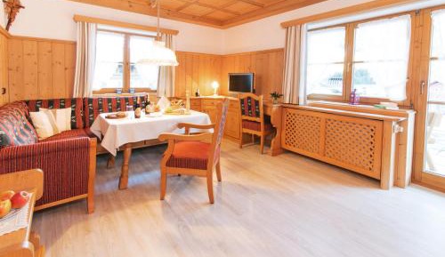 One-Bedroom Apartment with Balcony or Terrace