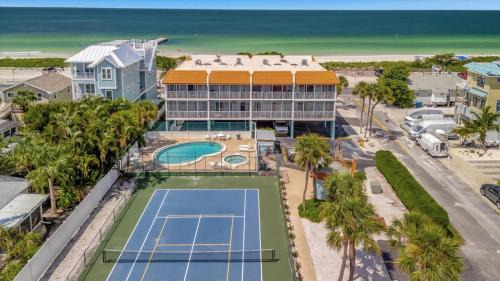 Two-Bedroom Apartment with Ocean View