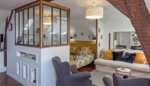 Studio Apartment with Queen Bed