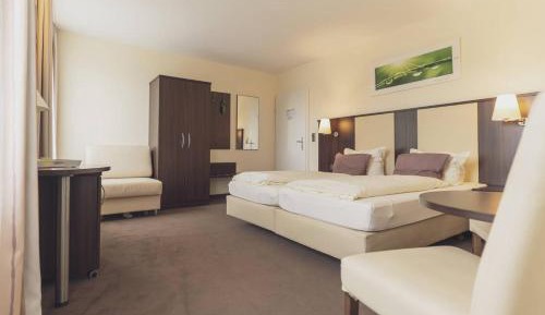 Deluxe Double Room with Shower
