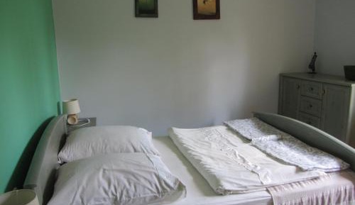 Apartment With Shared Bathroom