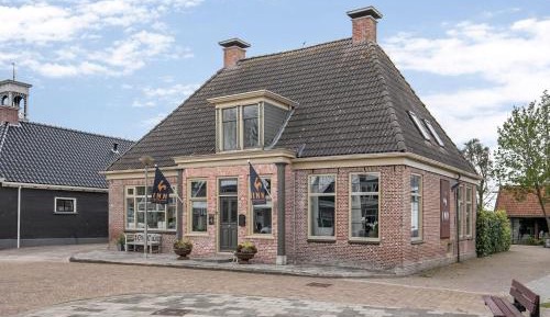Six-Bedroom Holiday Home