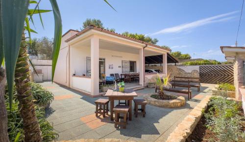 Villa with Garden View