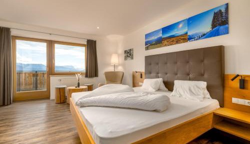 Family Room with Mountain View