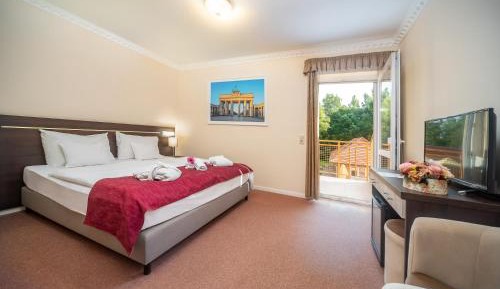 Queen Room with Balcony