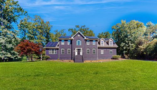 Seven-Bedroom House