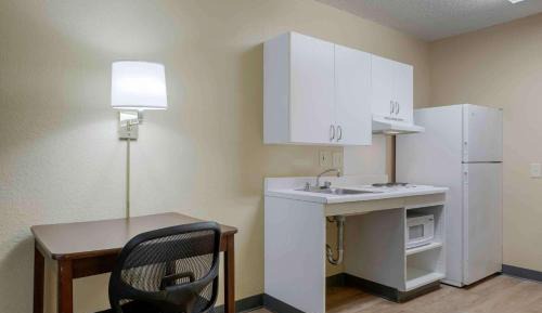 Studio with 1 Double Bed - Disability Access - Non-Smoking