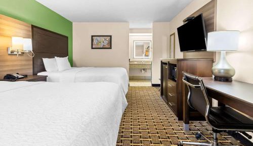 Queen Room with Two Queen Beds - Non-Smoking