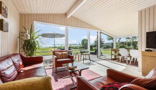 Three-Bedroom Holiday Home 