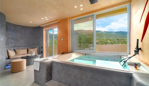 King Suite with Spa Bath