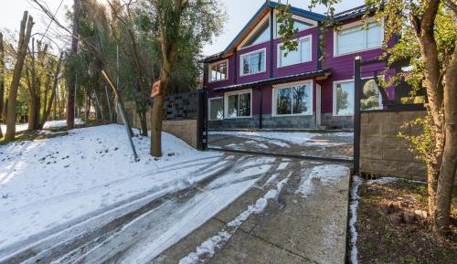Two-Bedroom Apartment with Mountain View