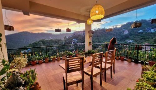 Suite with Mountain View