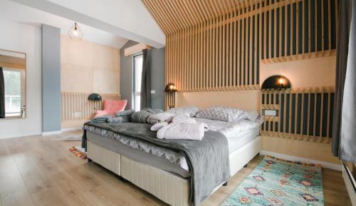 Four-Bedroom Penthouse Apartment