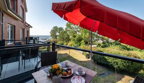 Superior One-Bedroom Apartment with Balcony