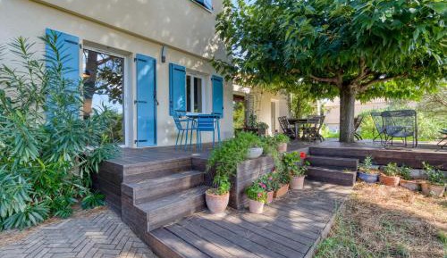 Superior One-Bedroom Apartment