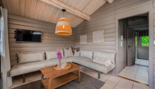 Cottage (3 Adults + 2 Child)