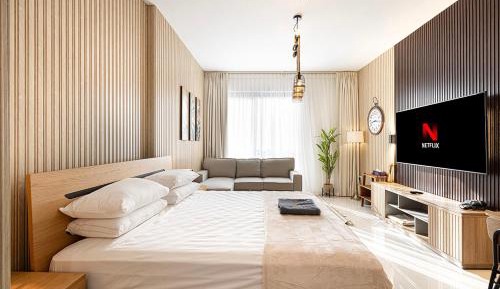Studio Apartment