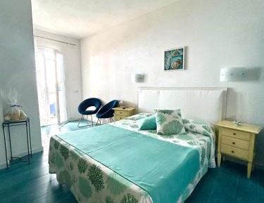 Deluxe Double Room with Balcony and Sea View