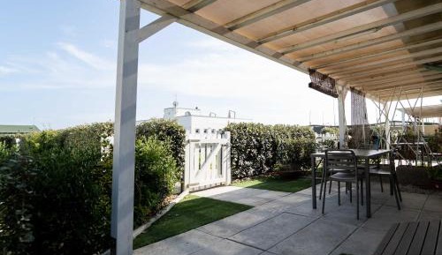 One-Bedroom Apartment with Garden