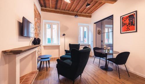 One-Bedroom Deluxe Apartment