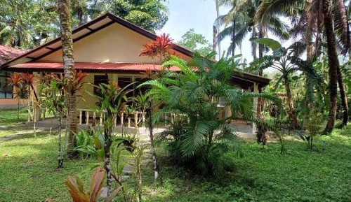 Bungalow with Garden View