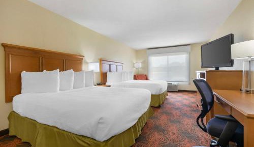 Queen Room with Two Queen Beds - Non-Smoking