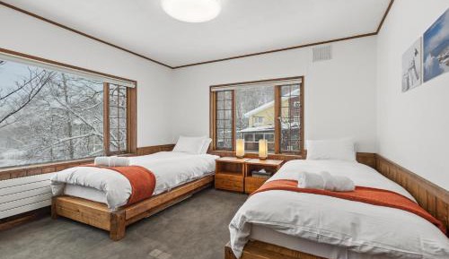 Double or Twin Room with Shared Bathroom