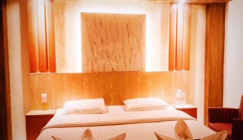 Deluxe Double or Twin Room with Lake View