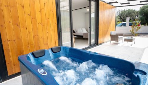 Suite with Hot Tub