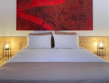 One-Bedroom Apartment with City View