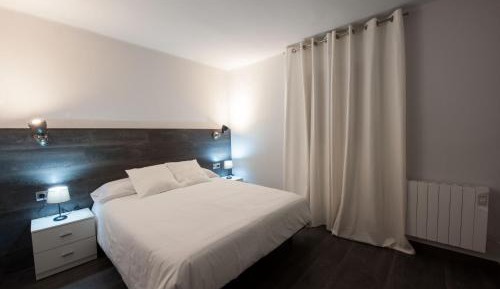 Luxury Three-Bedroom Apartment