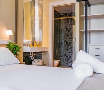 Double or Twin Room with Terrace