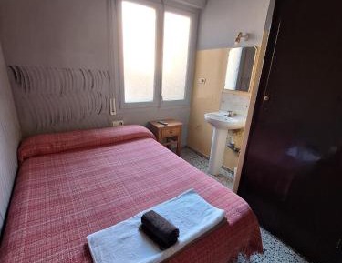 Standard Double Room with Shared Bathroom