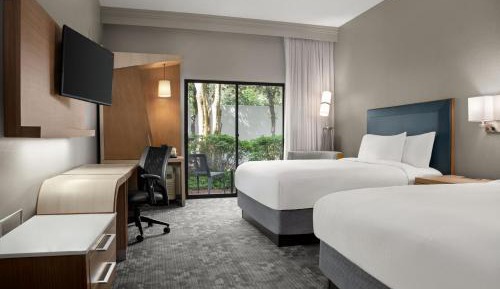 Queen Room with Balcony