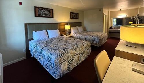 Queen Room with Two Queen Beds - Smoking